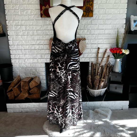 Le Chateau Stunning Animal Print Formal dress - Picture 6 of 14